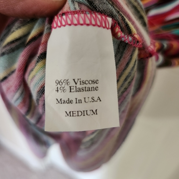 Colorful and cute Peck&Peck top.  Excellent condition.  Size Medium. - Picture 5 of 6